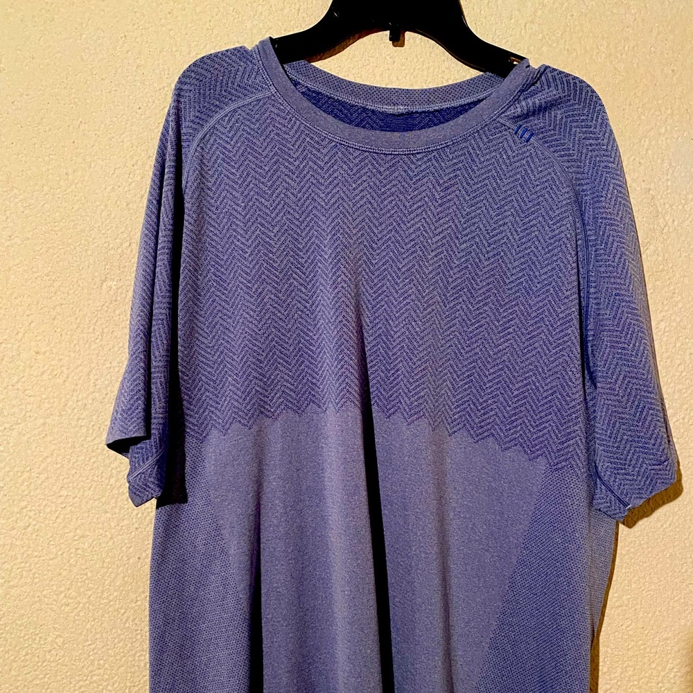 Lulu Lemon Mens Large Shirt